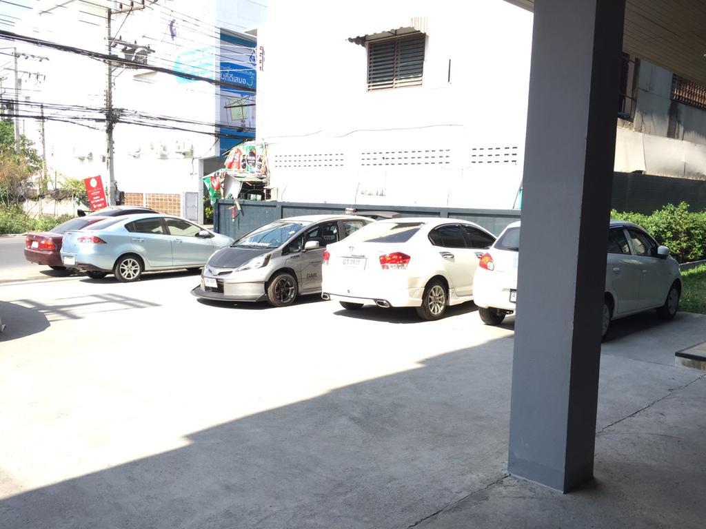 Rinrada Loft Resident Hotell Chiang Mai Eksteriør bilde